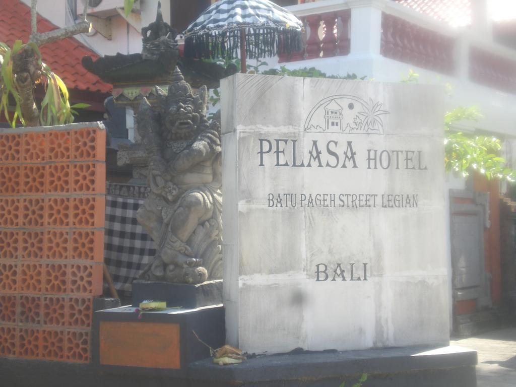 Mina Pelasa Hotel Legian Exterior foto